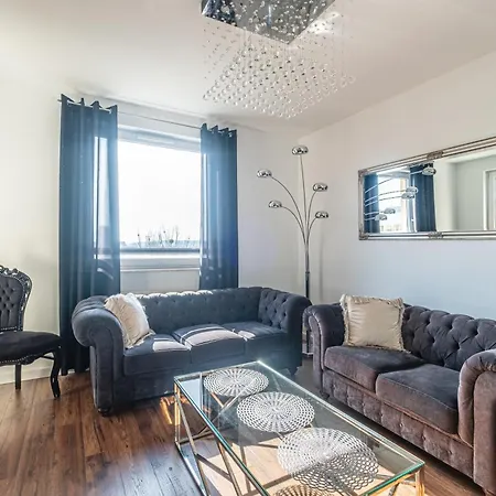 Kaskada Parking & Balcony By Axel شقة غدينيا